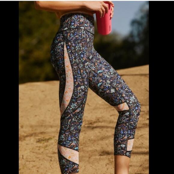 Free People Movement Navy Floral Leggings Medium - Picture 4 of 12